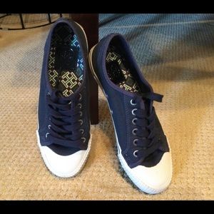 Tory Burch navy blue low top sneakers size 8